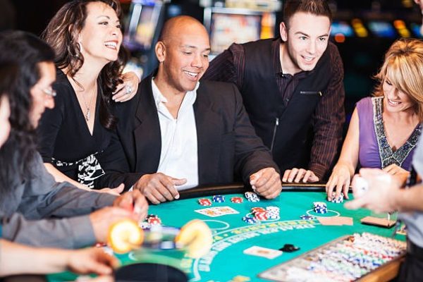 How Online Casino Singapore Sites Organize Their Games